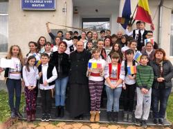 Elevii Școlii Gimnaziale Băuțar prețuiesc Ziua Națională a României